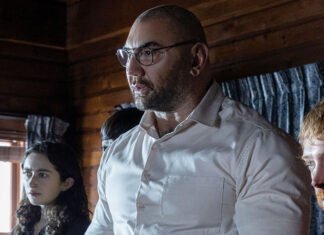 Shyamalan divulga pôster intrigante do seu novo longa de terror “Batem à Porta”