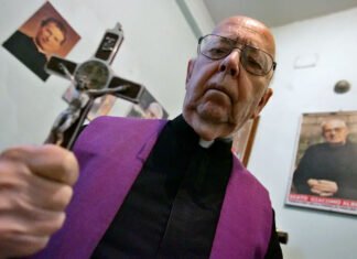 Quem foi Gabriele Amorth, o padre vivido por Russell Crowe em “O Exorcista do Papa”