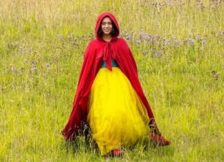 Novas fotos do set de “Branca de Neve” mostram a princesa e seus sete companheiros