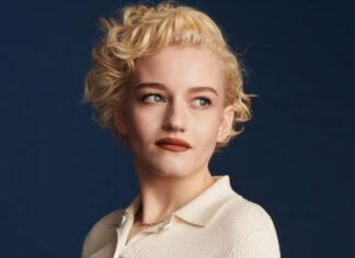 Filme do Quarteto Fantástico terá Julia Garner como uma versão feminina do Surfista Prateado