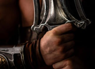 Amazon publica primeira imagem do novo live-action de He-Man mostrando Espada do Poder