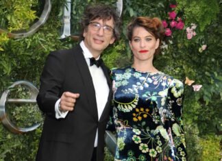 Neil Gaiman e Amanda Palmer são processados formalmente por abuso sexual e tráfico humano