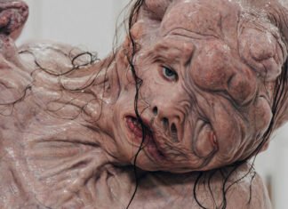 A SUBSTÂNCIA: quando a crítica à obsessão pela beleza se torna tão vazia quanto o próprio culto