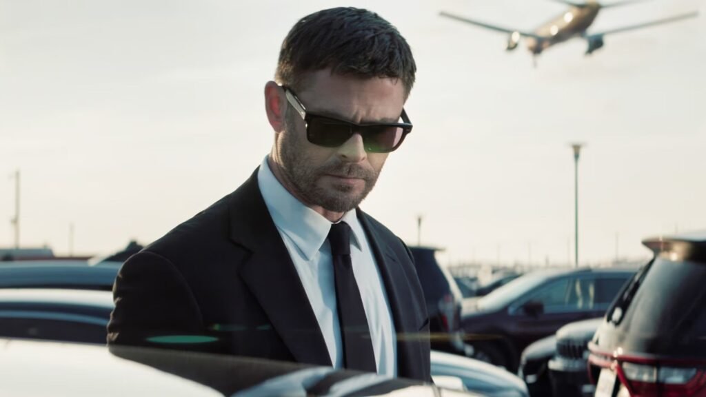 Chris Hemsworth em cena do filme Crime 101