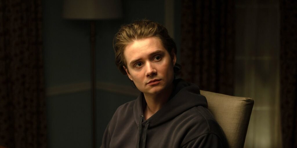 Shea Pritchard em cena da série Lanterns