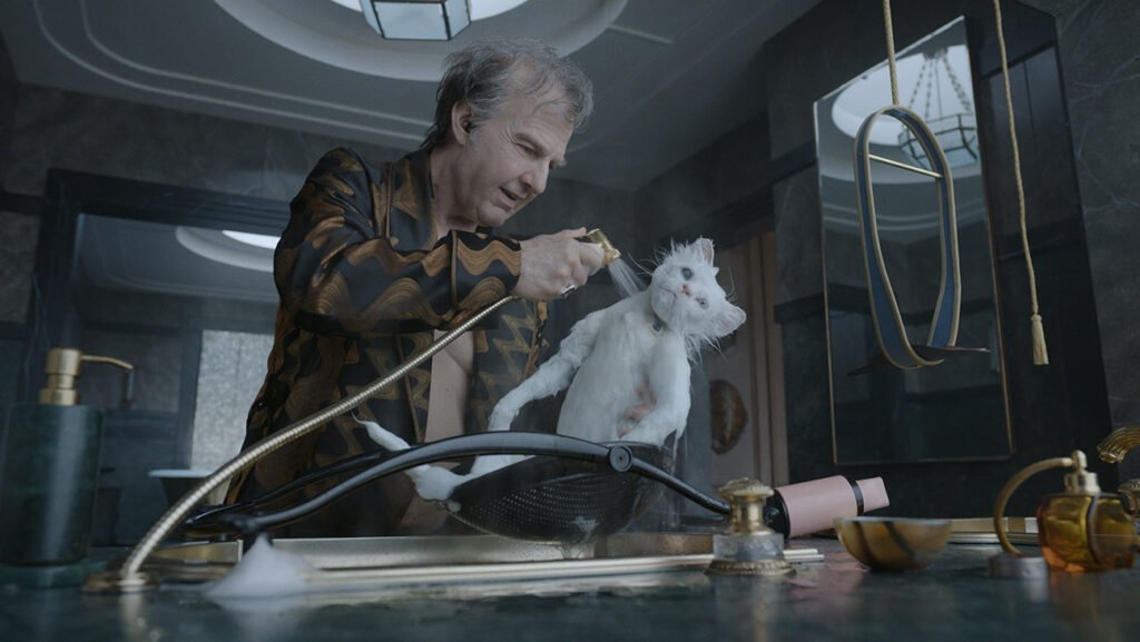Tom Cruise caracterizado como o magnata do petróleo Digger Rockwell