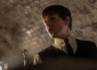 Paul Mescal como Paul McCartney