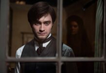 Daniel Radcliffe em cena do filme A Mulher de Preto
