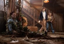 Três personagens de Pumpkinhead 2 em cena noturna de plantação