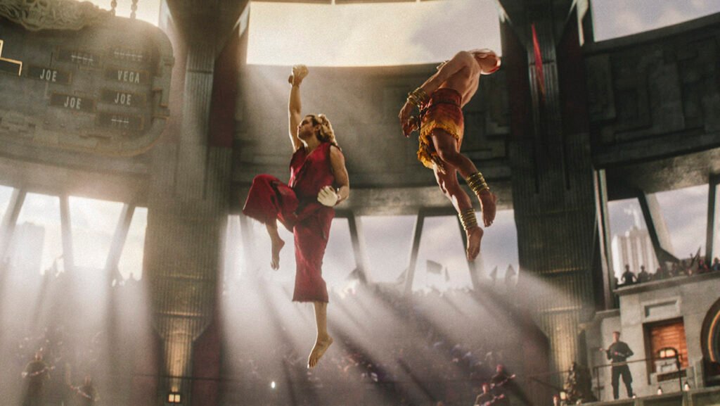 Noah Centineo em cena do filme Street Fighter