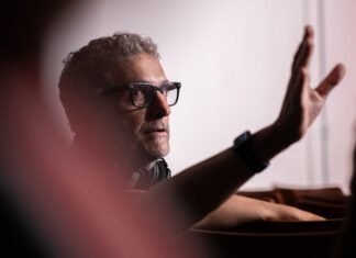 Kleber Mendonça Filho será padrinho dos Atlas Workshops do Festival de Marrakech, que selecionou 30 projetos Retrato do diretor Kleber Mendonça Filho