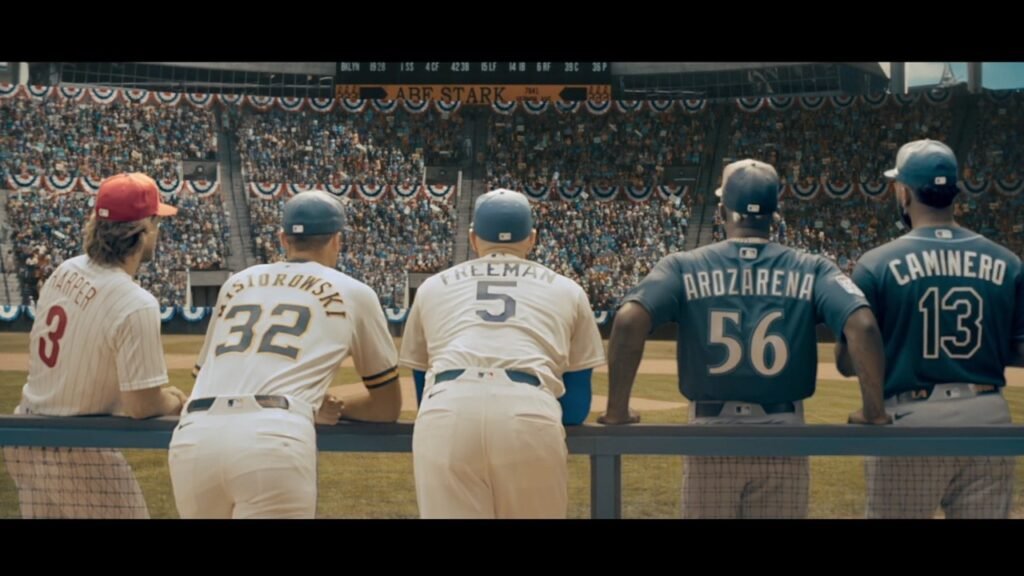 Cena da prévia de Avengers: Doomsday com o Quarteto Fantástico em um estádio de beisebol